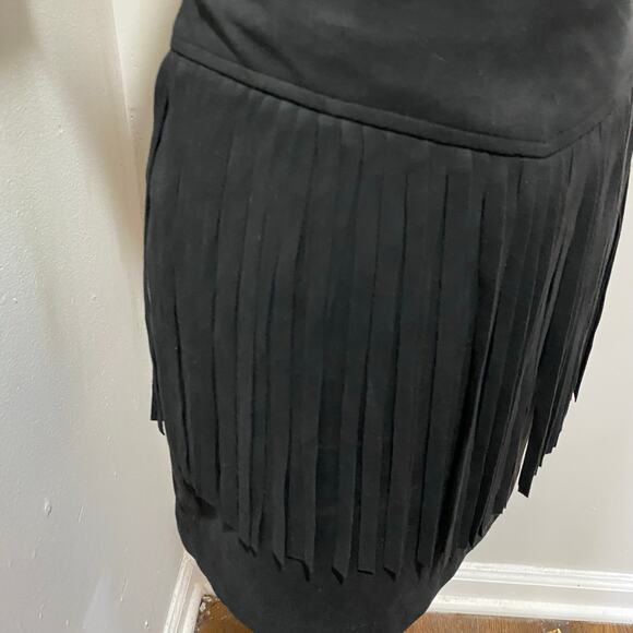 New With Tags JACK Mini Skirt  Size 6 Faux Suede with  Long Fringe - Picture 8 of 9